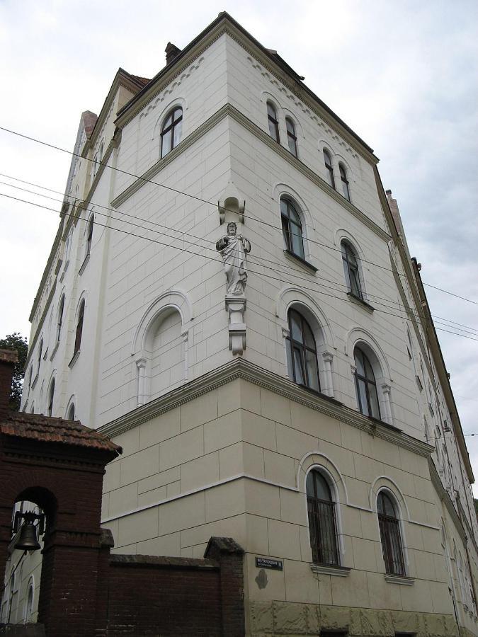 Izuminka V Centre Goroda Lwów Zewnętrze zdjęcie